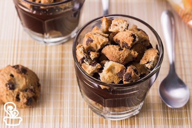 Creme de chocolate com cookies