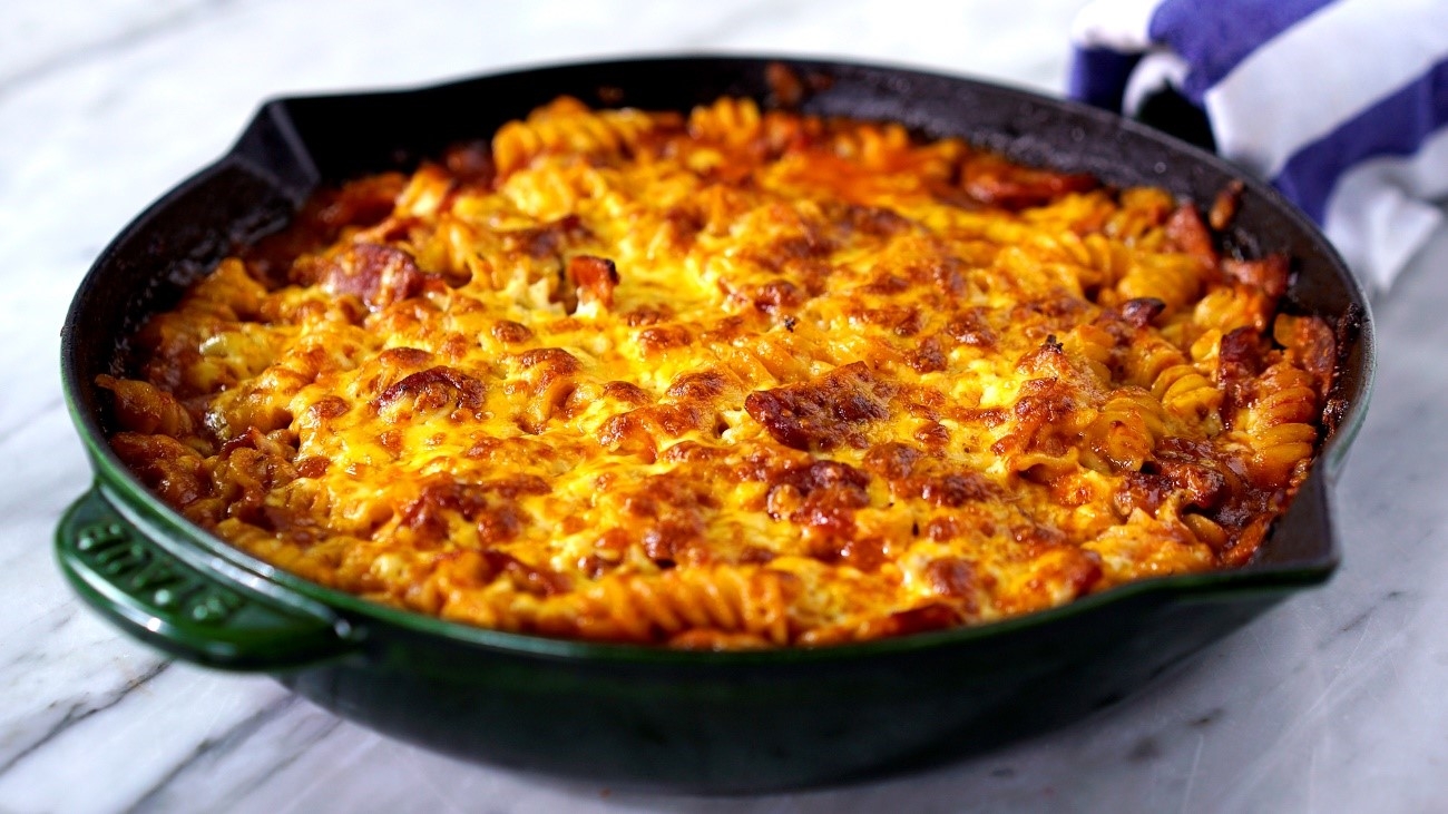 Macarrão com calabresa gratinado