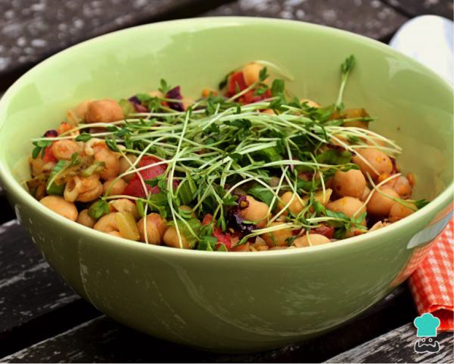 Salada para o almoço de páscoa